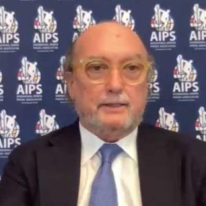 世界杯直播客户端升级-国际体育记者协会主席向体坛加读者问好！